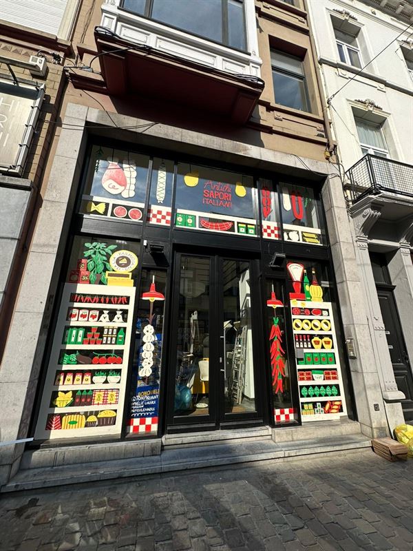 RUE DU BAILLI - REZ COMMERCIAL A LOUER DANS UN QUARTIER DYNAMIQUE