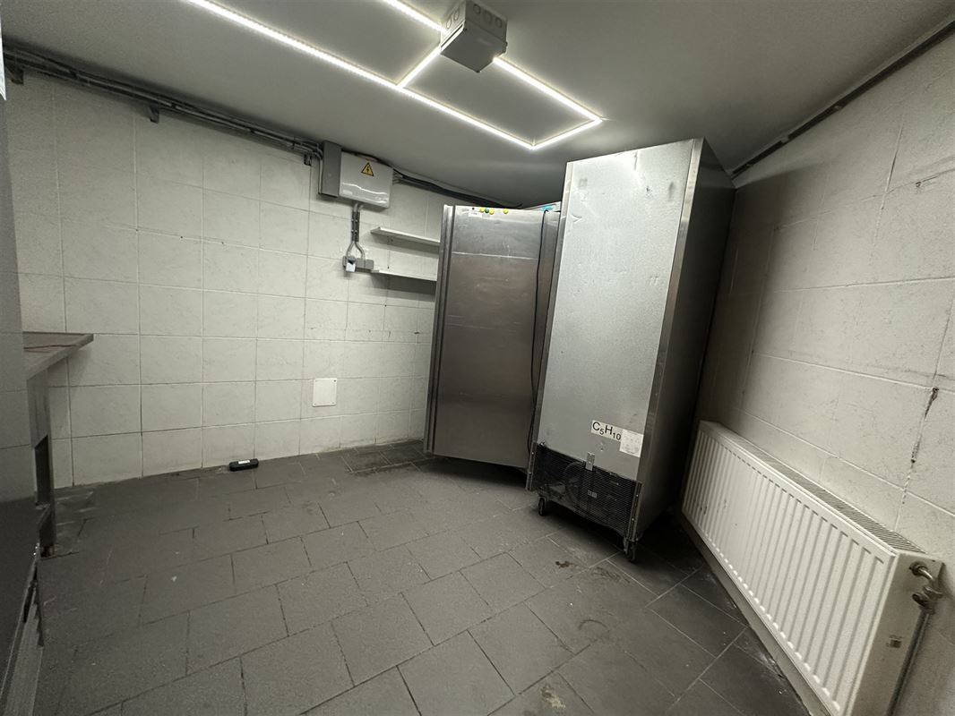 QUARTIER LOUISE - HORECA SANS FONDS DE COMMERCE AVEC TERASSE A LOUER