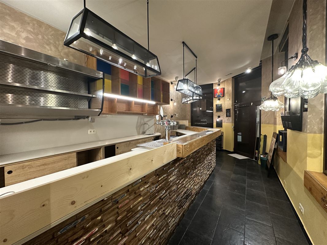QUARTIER LOUISE - HORECA SANS FONDS DE COMMERCE AVEC TERASSE A LOUER
