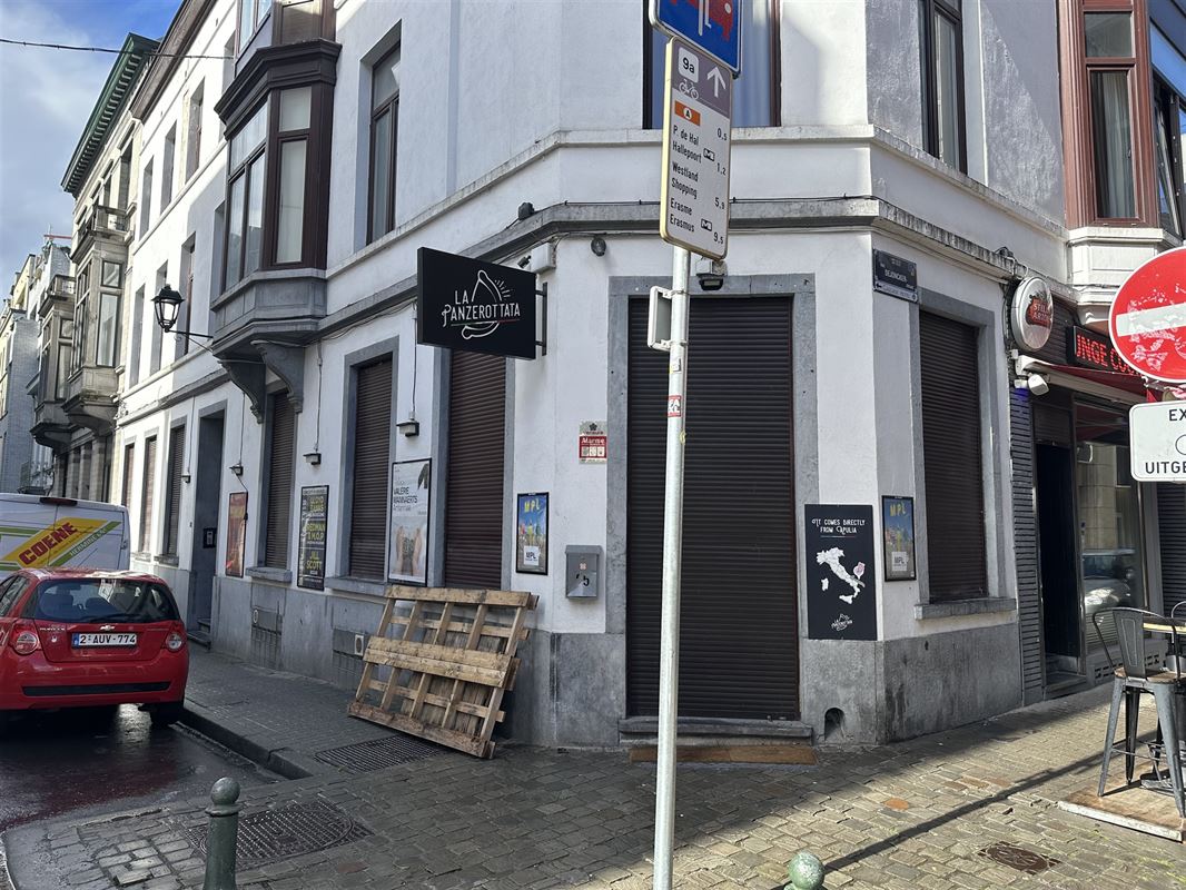 QUARTIER LOUISE - HORECA SANS FONDS DE COMMERCE AVEC TERASSE A LOUER