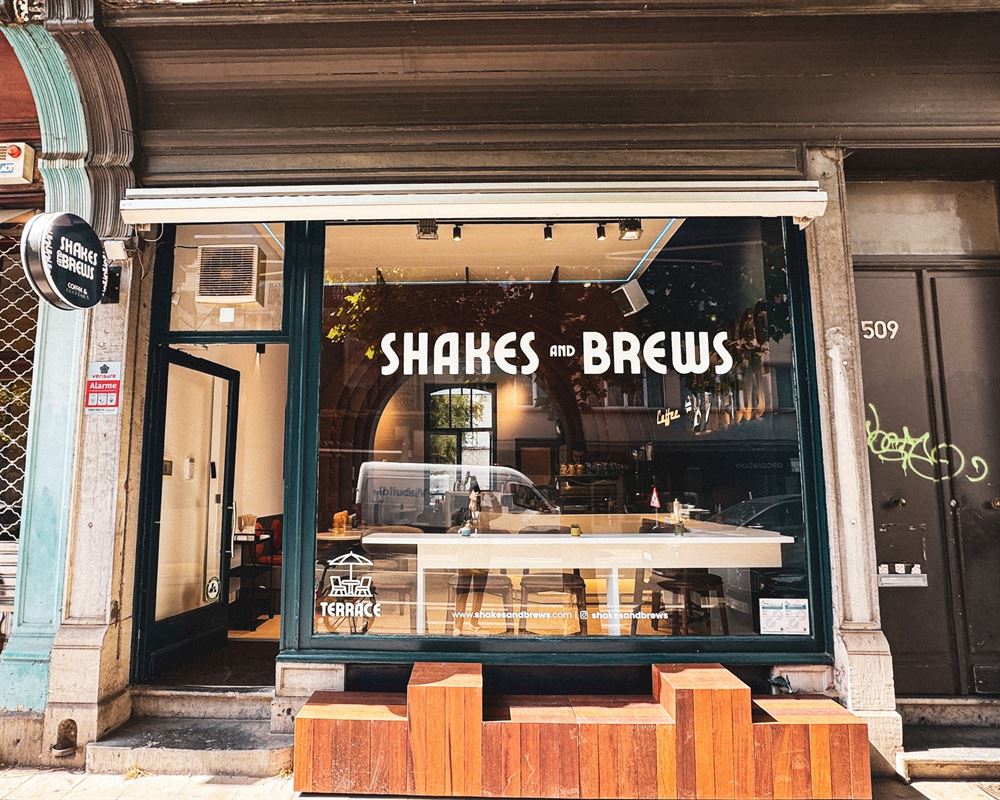 QUARTIER DU CHATELAIN – HORECA EN EXCELLENT ETAT, AVEC TERRASSE ET LIBRE DE BRASSERIE A REMETTRE