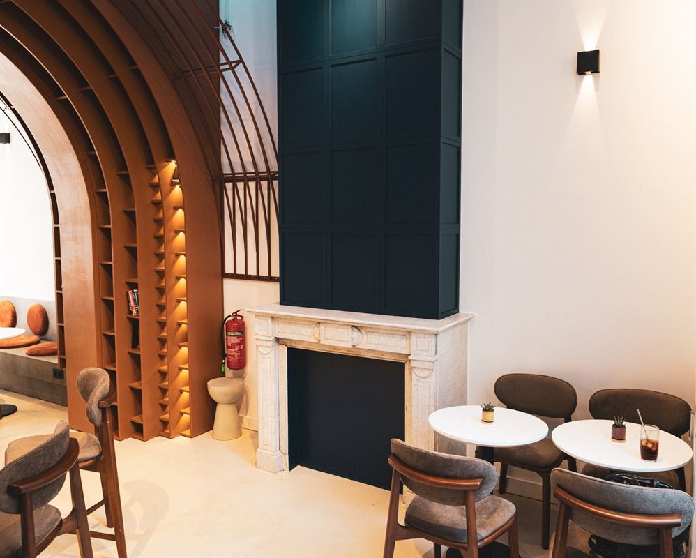 QUARTIER DU CHATELAIN – HORECA EN EXCELLENT ETAT, AVEC TERRASSE ET LIBRE DE BRASSERIE A REMETTRE