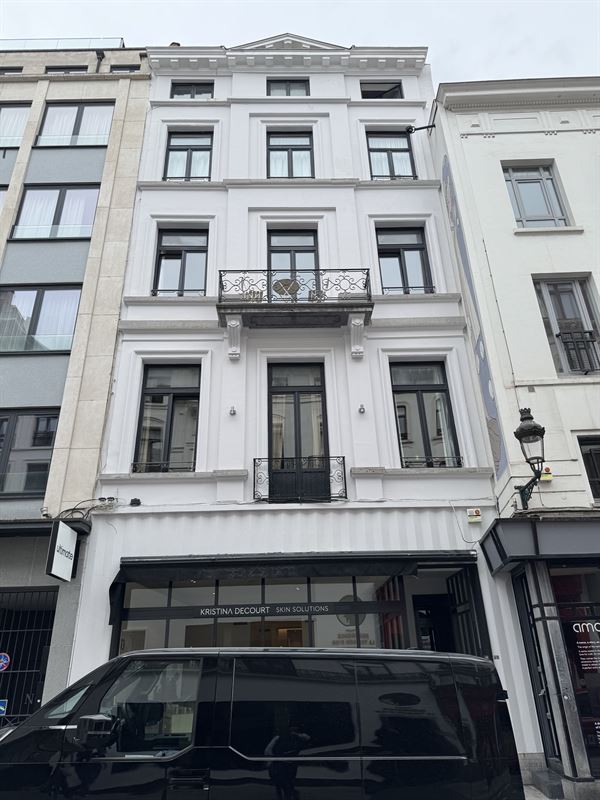 IMMEUBLE DE RAPPORT- EMPLACEMENT AAA - TRES BON ETAT