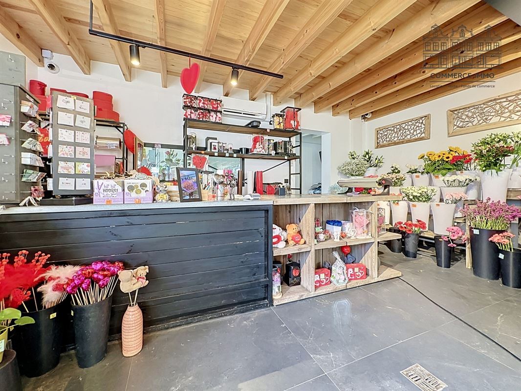 QUARTIER MIROIR - COMMERCE DE +/- 220 M2 A VENDRE