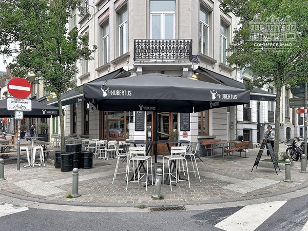 Horeca de coin à remettre situé au cœur du châtelain