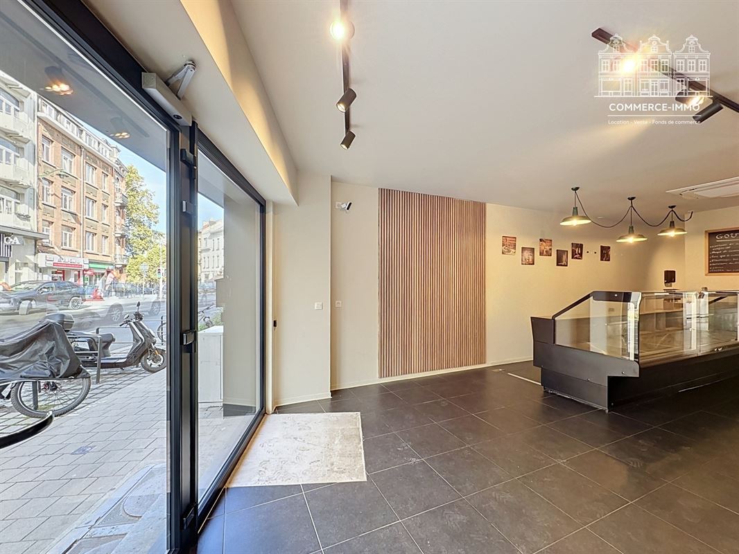 QUARTIER DE LA BASCULE – COMMERCE DE +/- 110 M2 EN EXCELLENT ETAT À LOUER