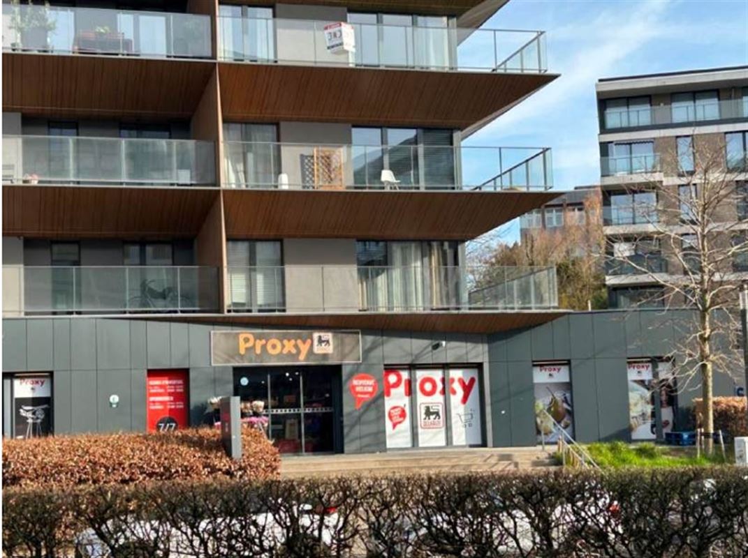 WOLUWE-SAINT-LAMBERT - GRAND COMMERCE DE +/- 330 M2 À LOUER