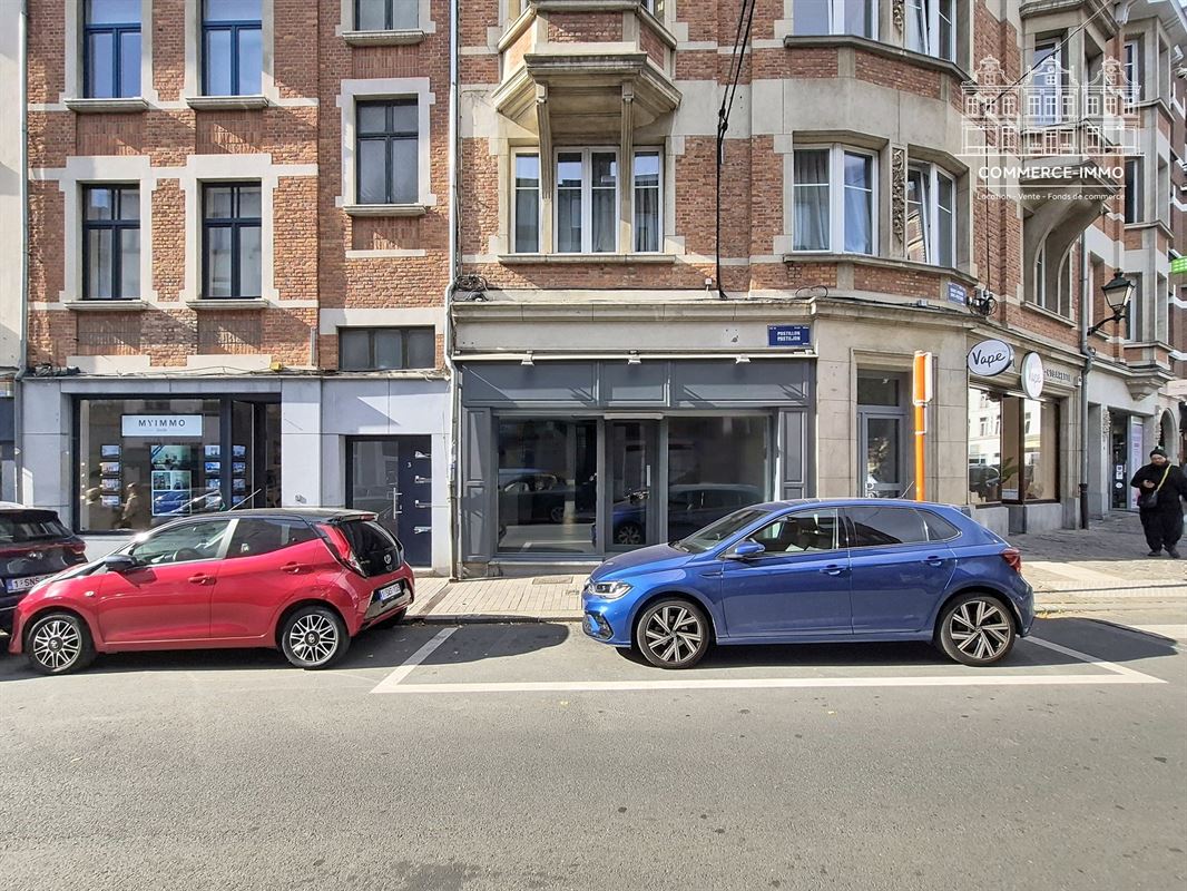 Commerce à louer – Parvis Saint-Pierre UCCLE