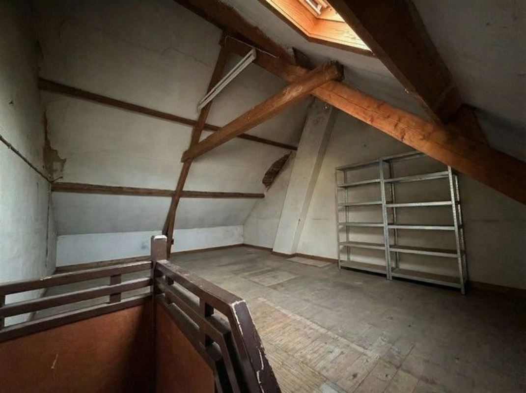 Op te frissen woning met 2-3 slaapkamers.
