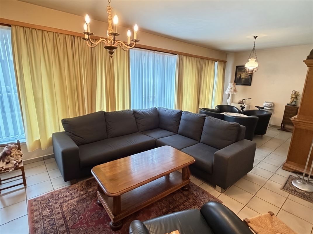 Zeer ruim gelijkvloersappartement van 125 m²