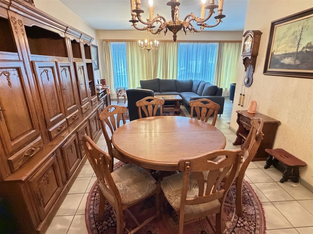 Zeer ruim gelijkvloersappartement van 125 m²