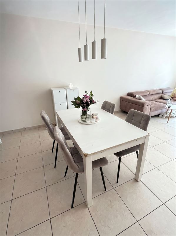 Gelijkvloersappartement met terras