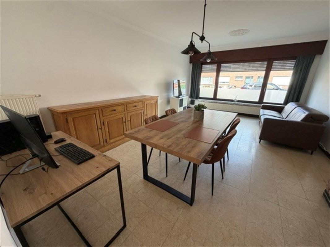 Zeer tof gelijkvloersappartement met tuin en garagebox