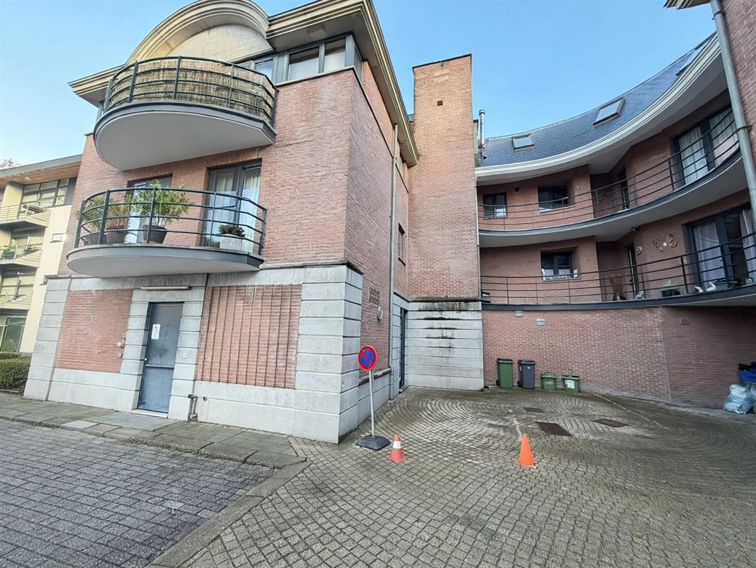 Totaal gerenoveerd dakappartemen met terras