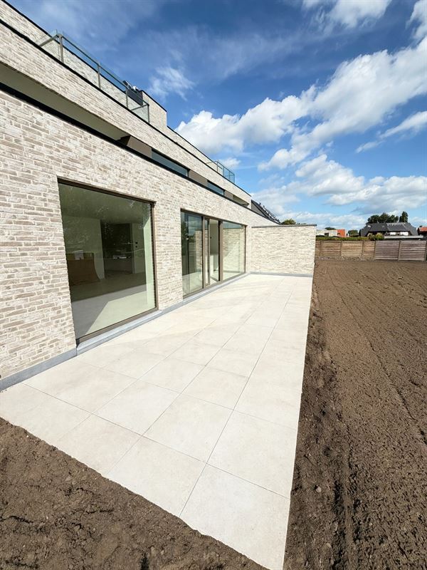 Nieuwbouwappartement met grote tuin en zonneterras