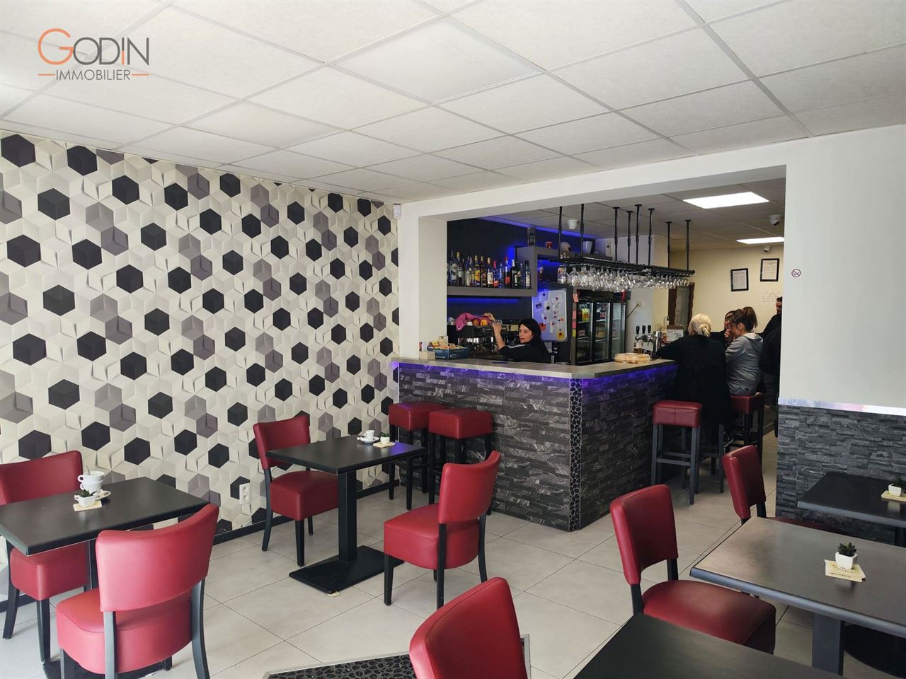 Immeuble de rapport avec rez commercial et 5 logements !