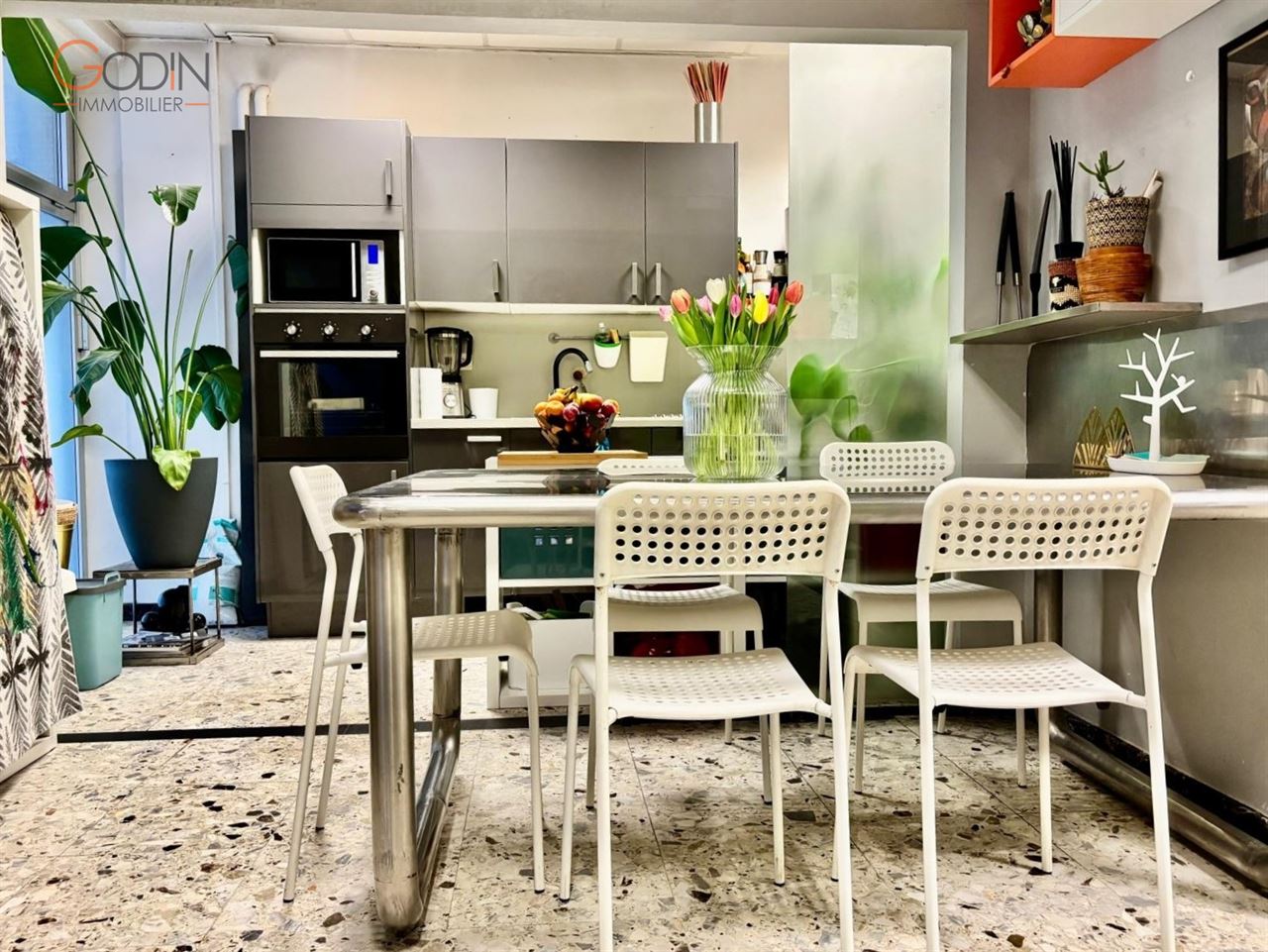 Appartement très bien situé en bord de Meuse avec 2 Chambres