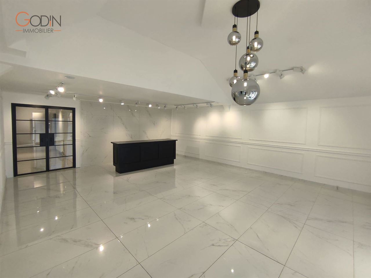 Magnifique bâtiment commercial
