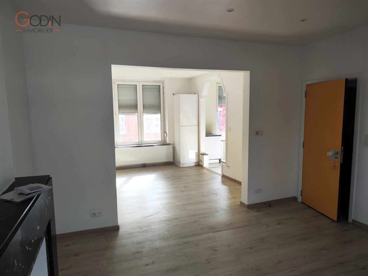 Maison rénovée avec garage et terrasse
