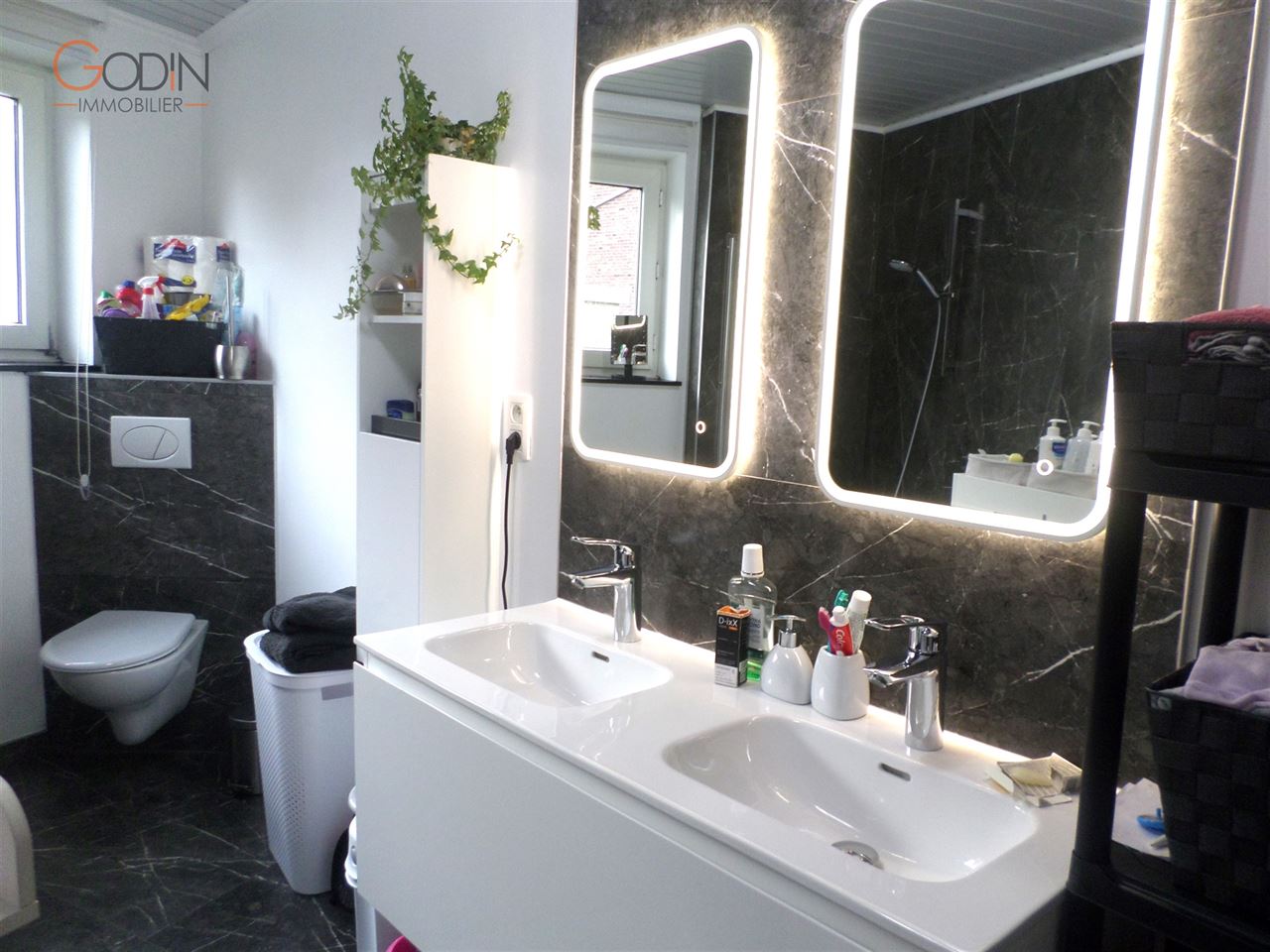 Acceuillante petite maison moderne