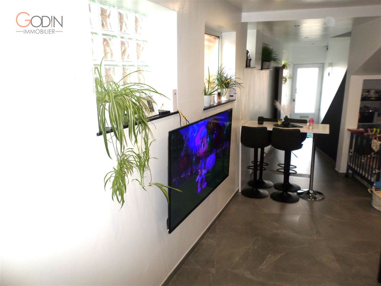 Acceuillante petite maison moderne