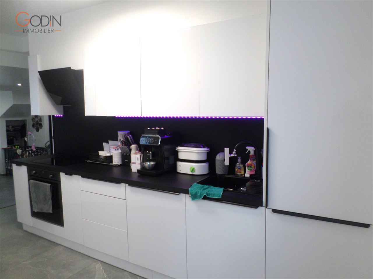 Acceuillante petite maison moderne