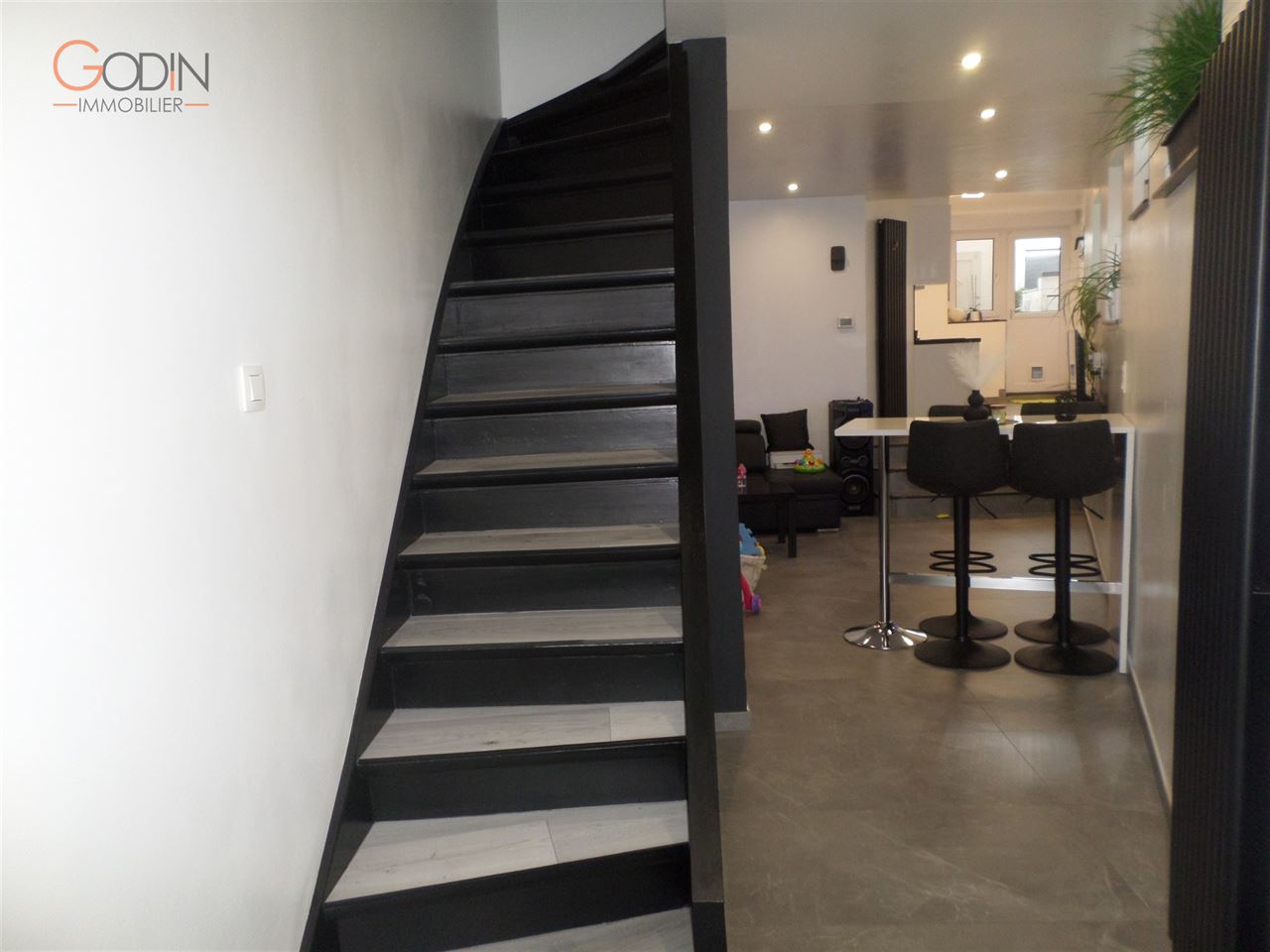 Acceuillante petite maison moderne