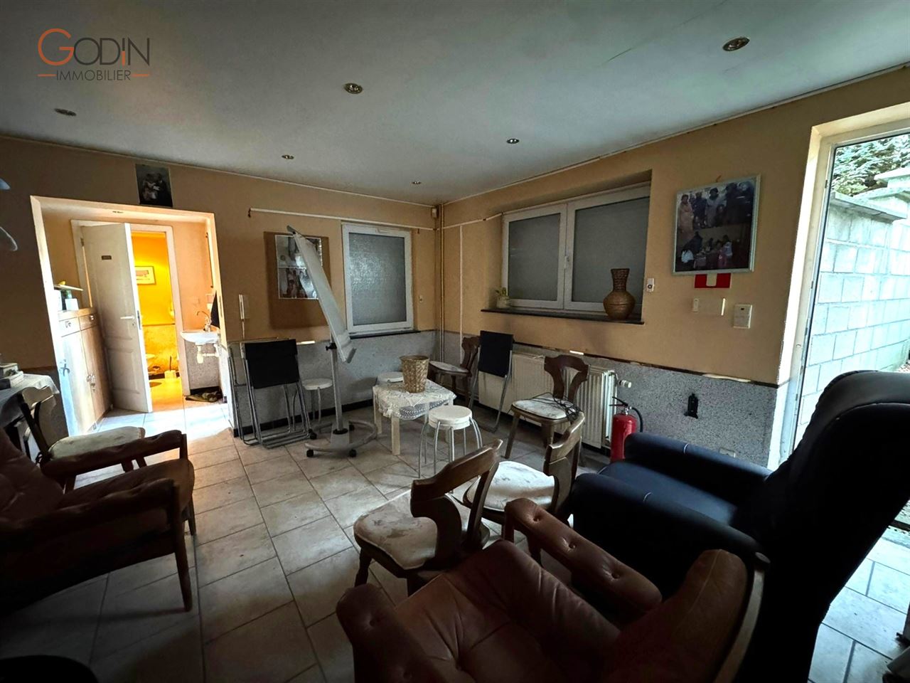 Maison spacieuse avec dépendance, garage et jardin