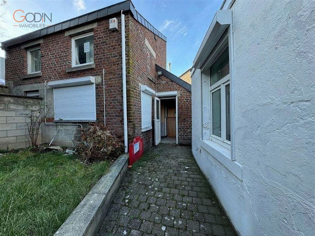 Maison spacieuse avec dépendance, garage et jardin