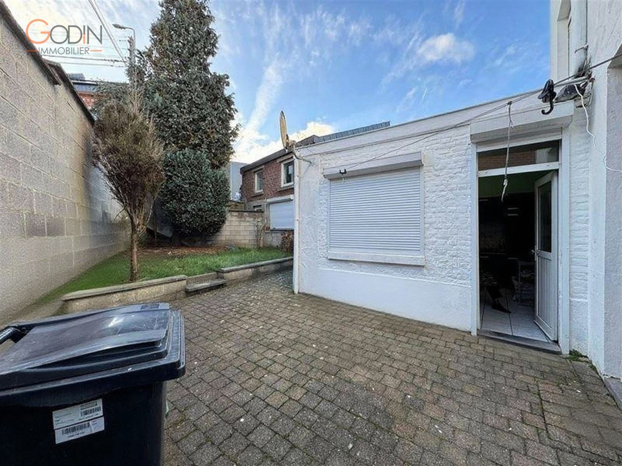 Maison spacieuse avec dépendance, garage et jardin