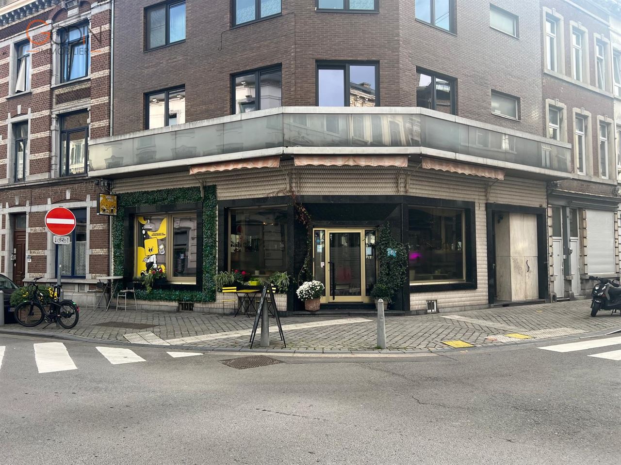 Rez commercial & sous sol aménagé idéalement situé à Liège !
