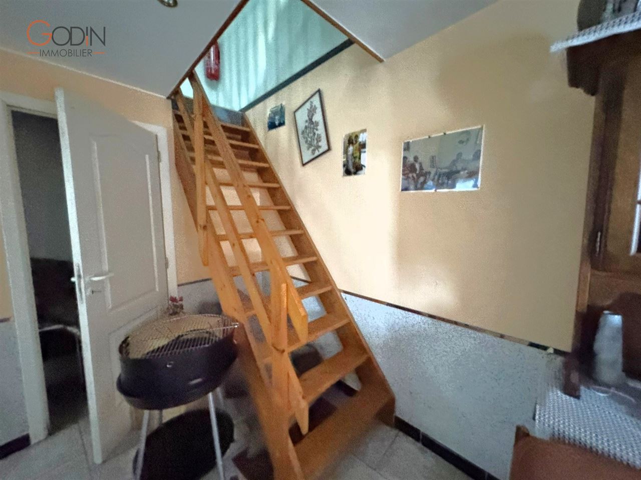 Maison spacieuse avec dépendance, garage et jardin