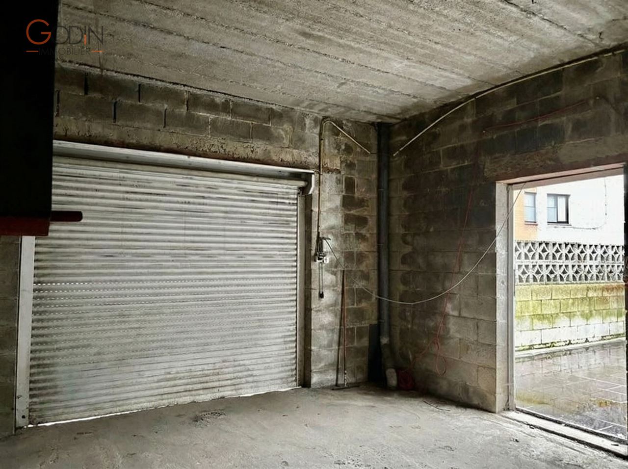 Parking / Garage