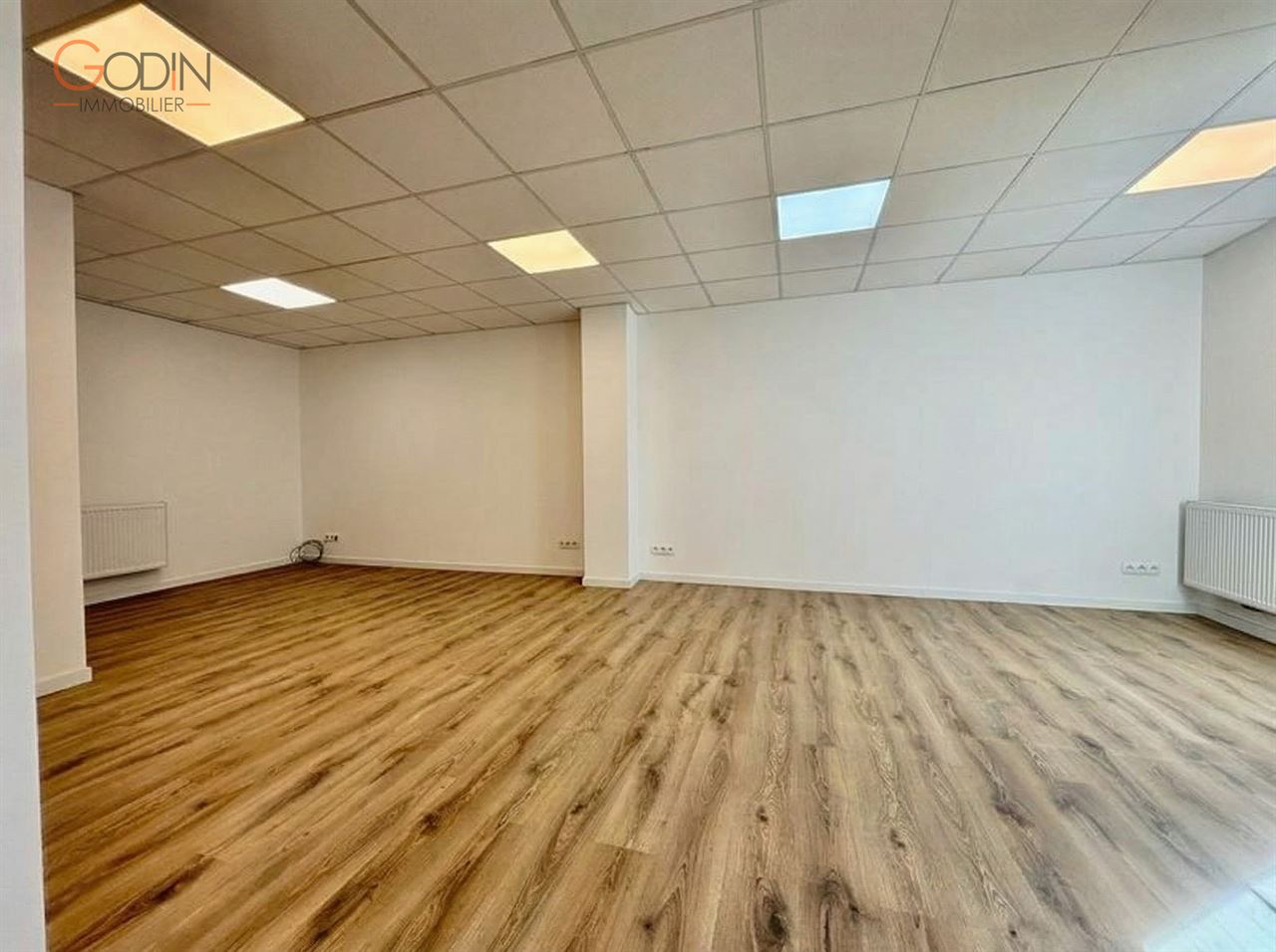 Rez-de-chaussée commercial / bureau