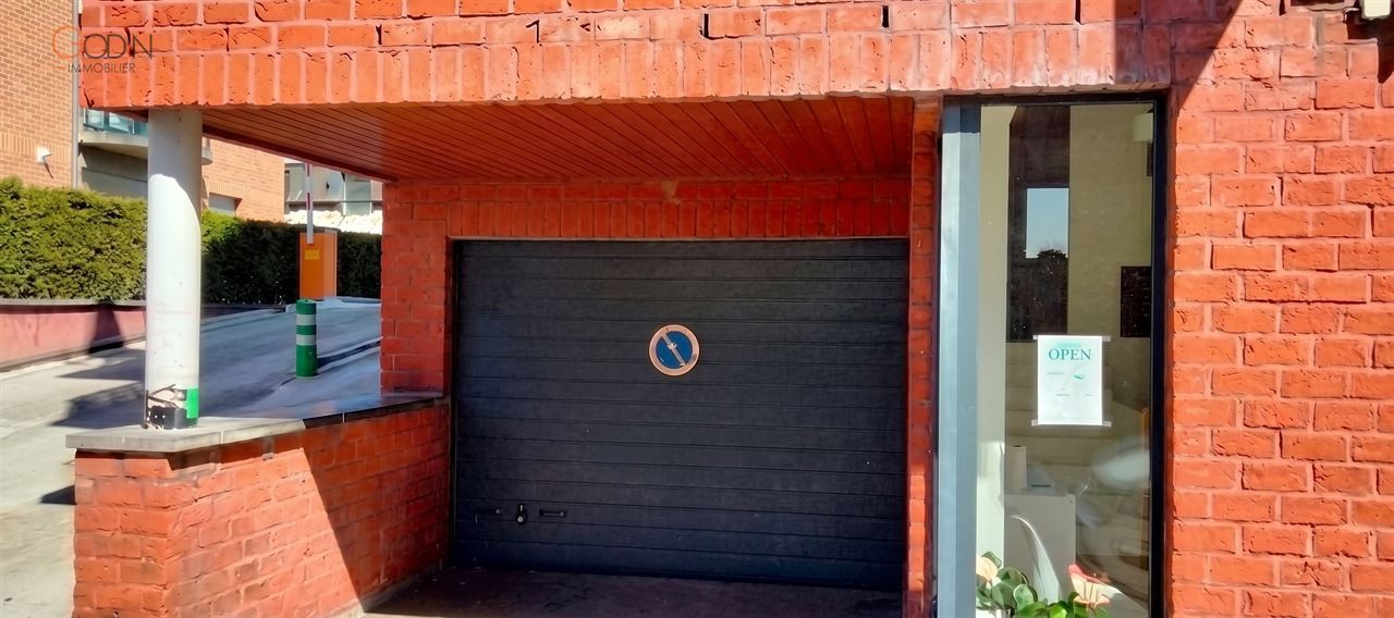 Garage fermé en sous-sol sécurisé
