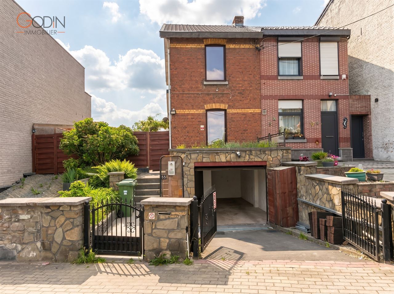 maison 3 façades avec jardin