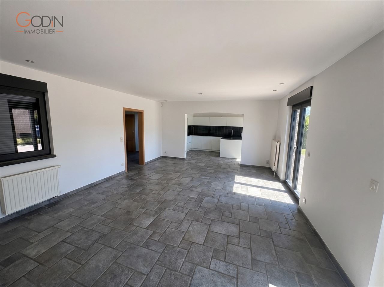 villa 4 chambres avec jardin et garage double