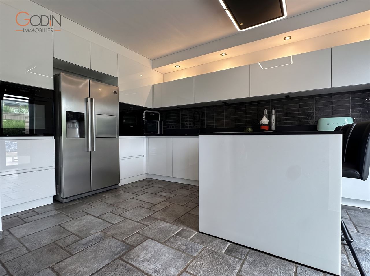 villa 4 chambres avec jardin et garage double