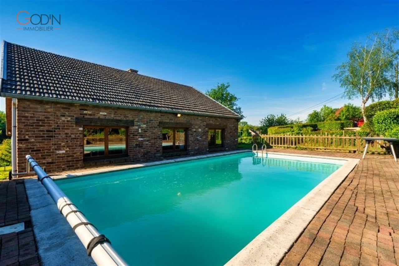 Maison 4 façades avec piscine