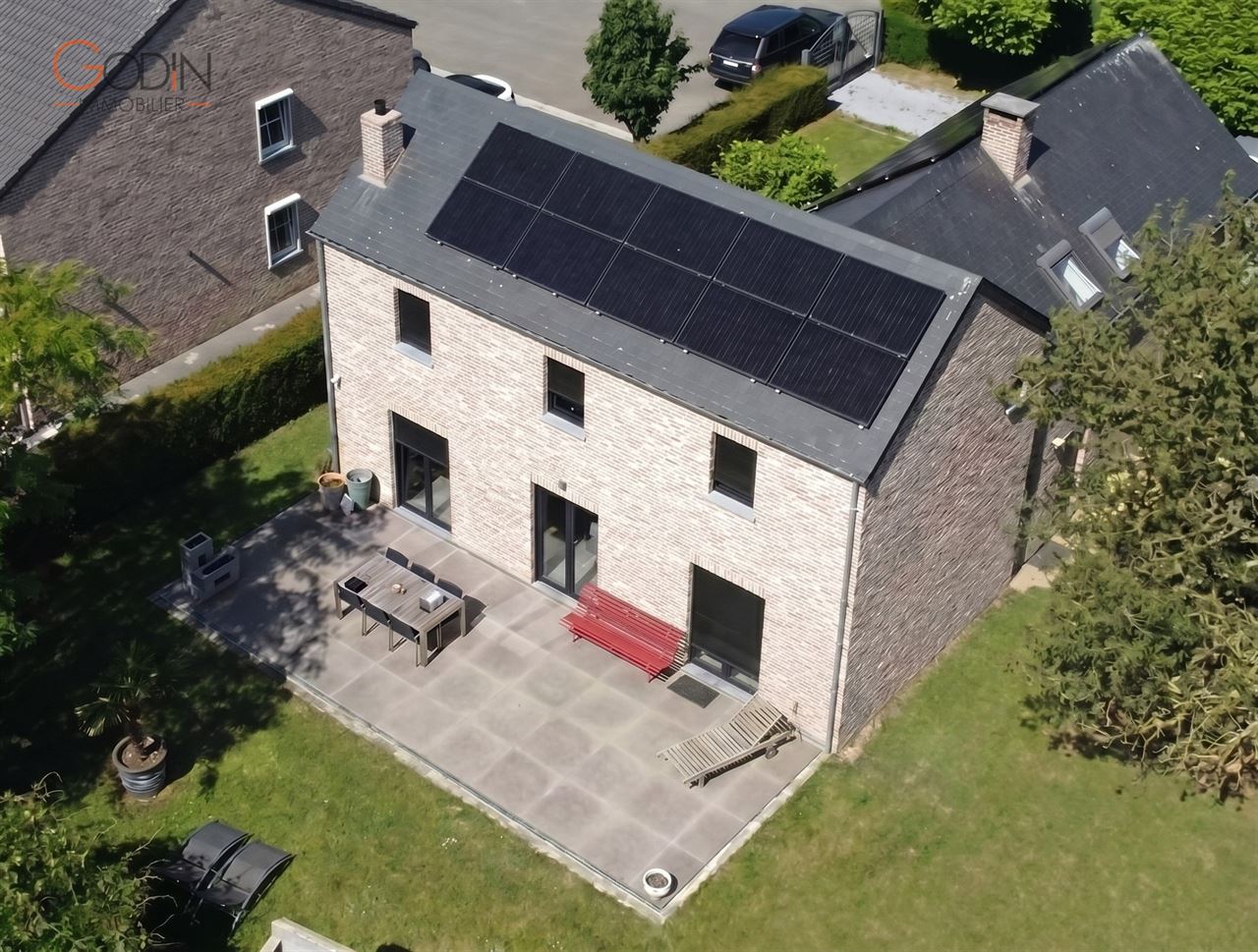 villa 4 chambres avec jardin et garage double