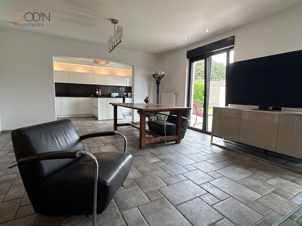 villa 4 chambres avec jardin et garage double
