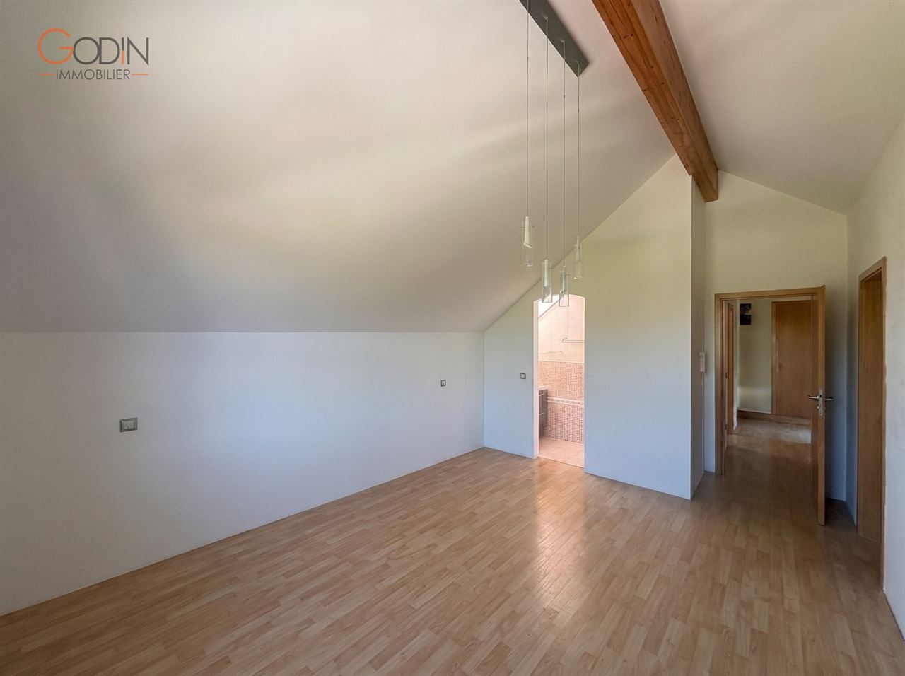 villa 4 chambres avec jardin et garage double