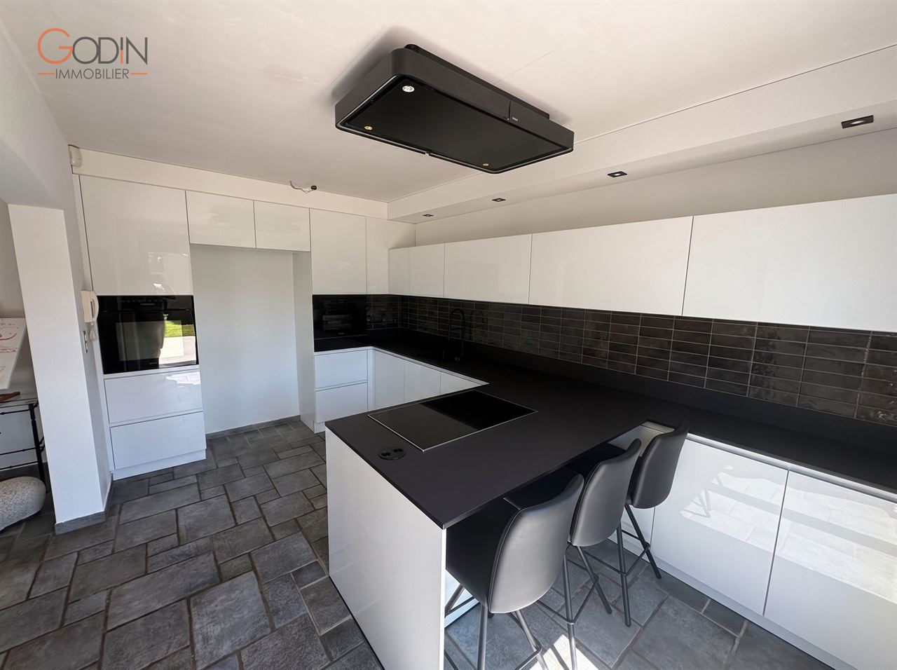 villa 4 chambres avec jardin et garage double