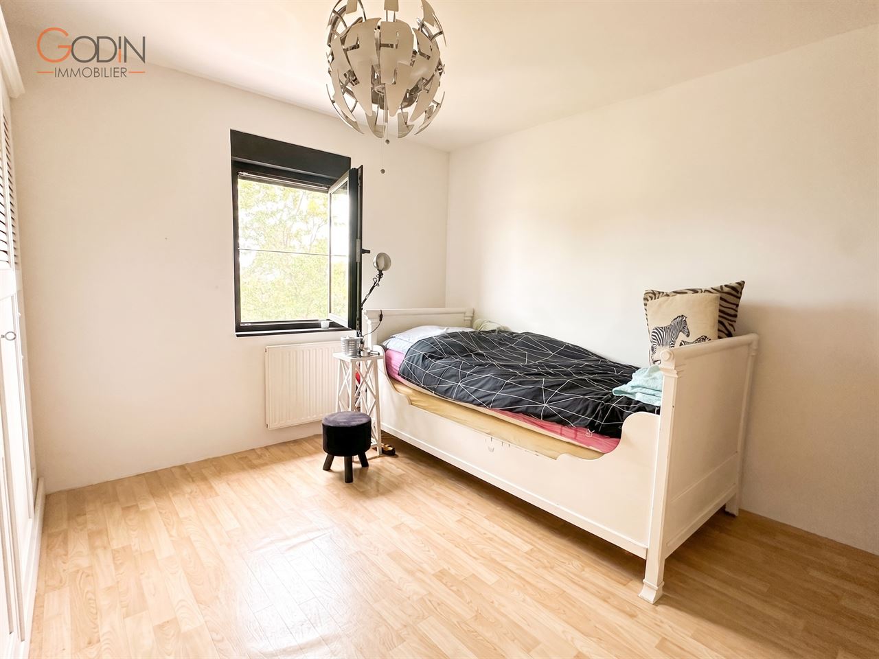 villa 4 chambres avec jardin et garage double