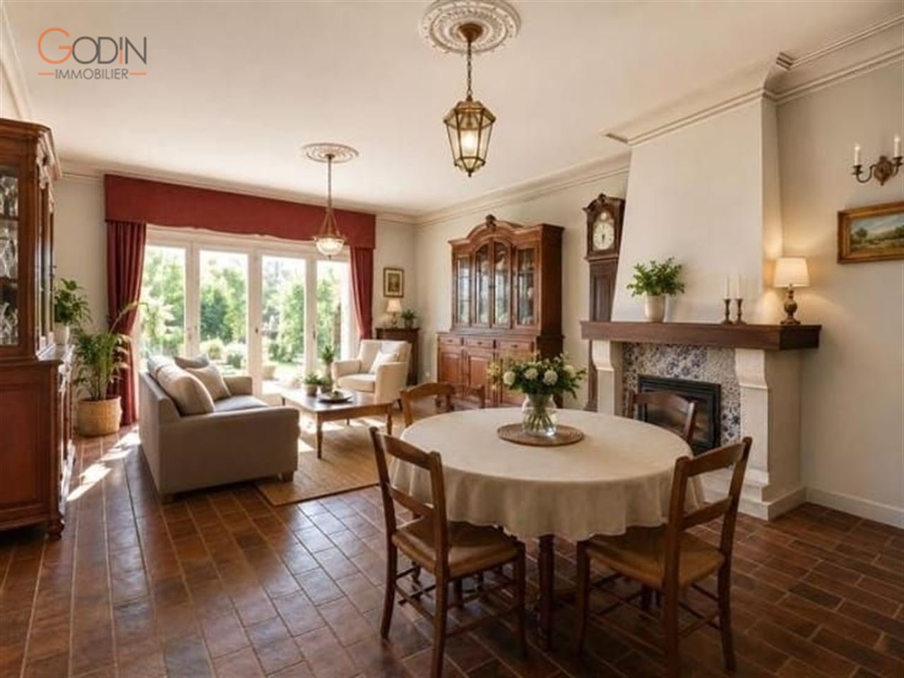 Commerce avec appartement et grand jardin