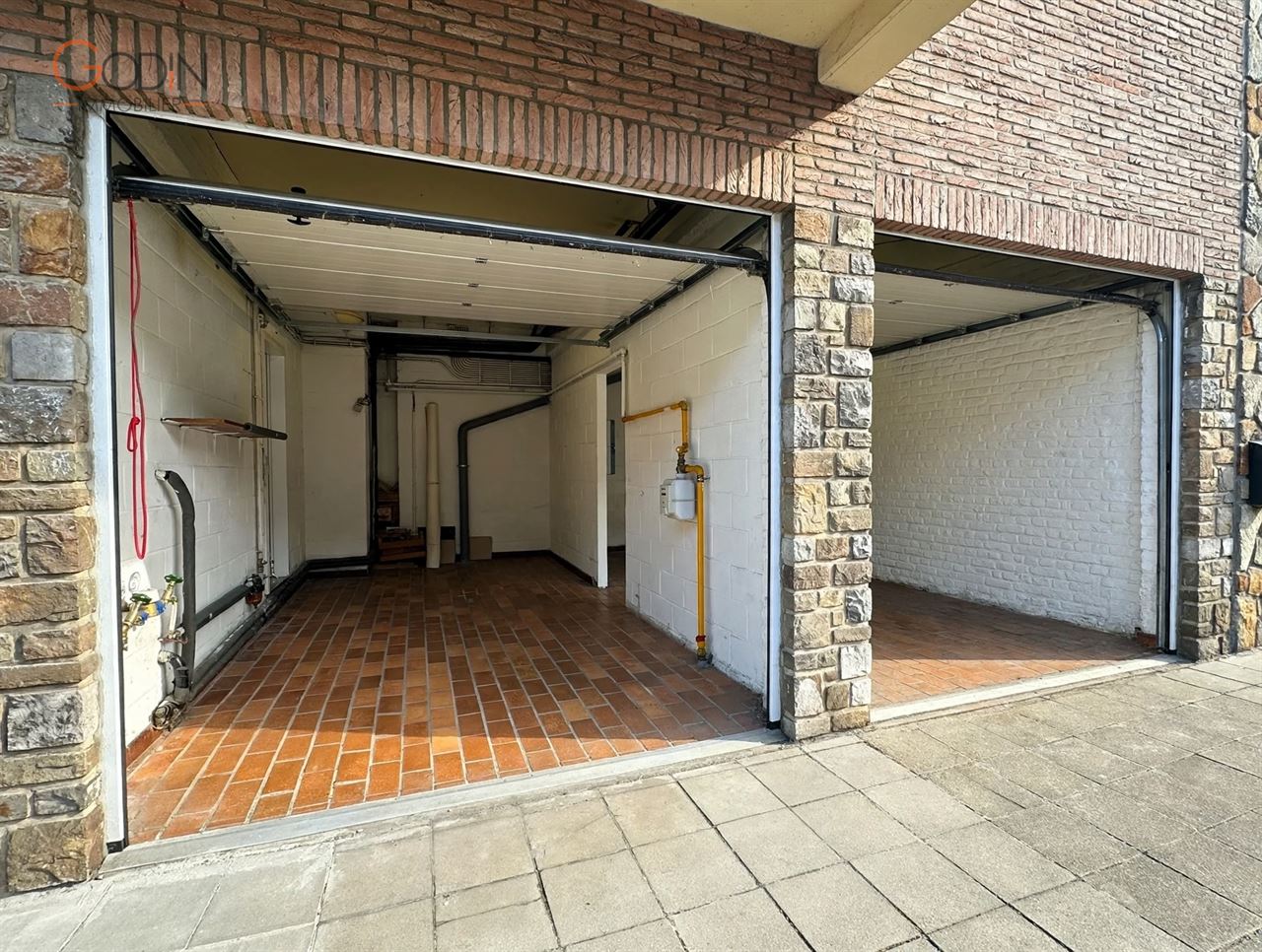 Magnifique maison bel-étage avec garages