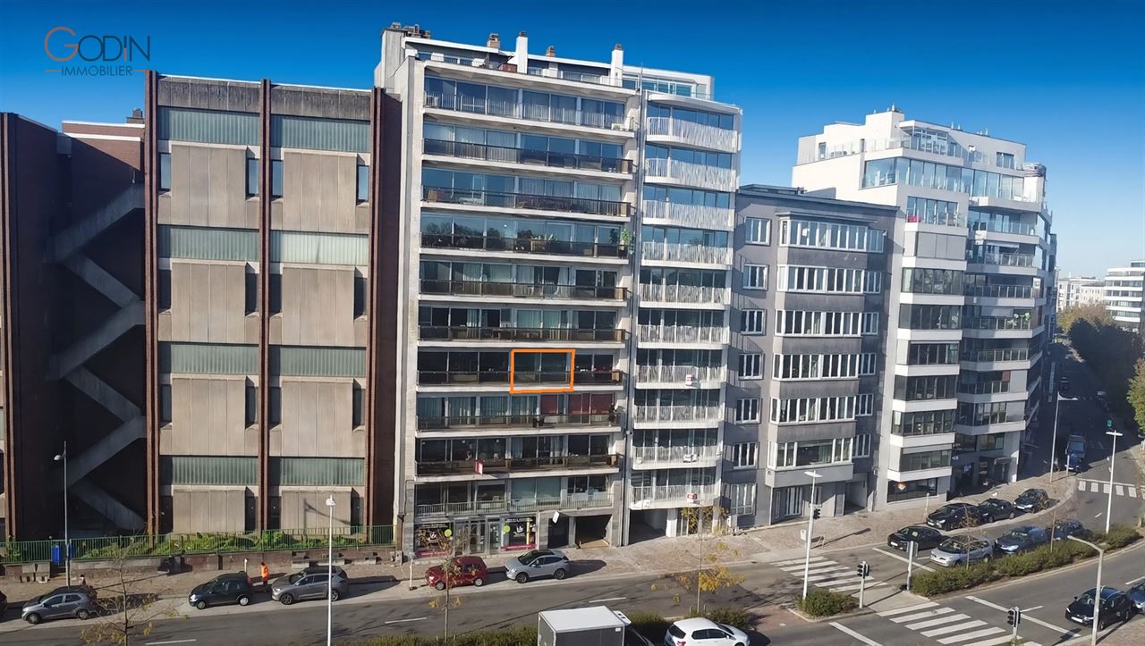 Studio avec balcon et garage, vue sur la Meuse