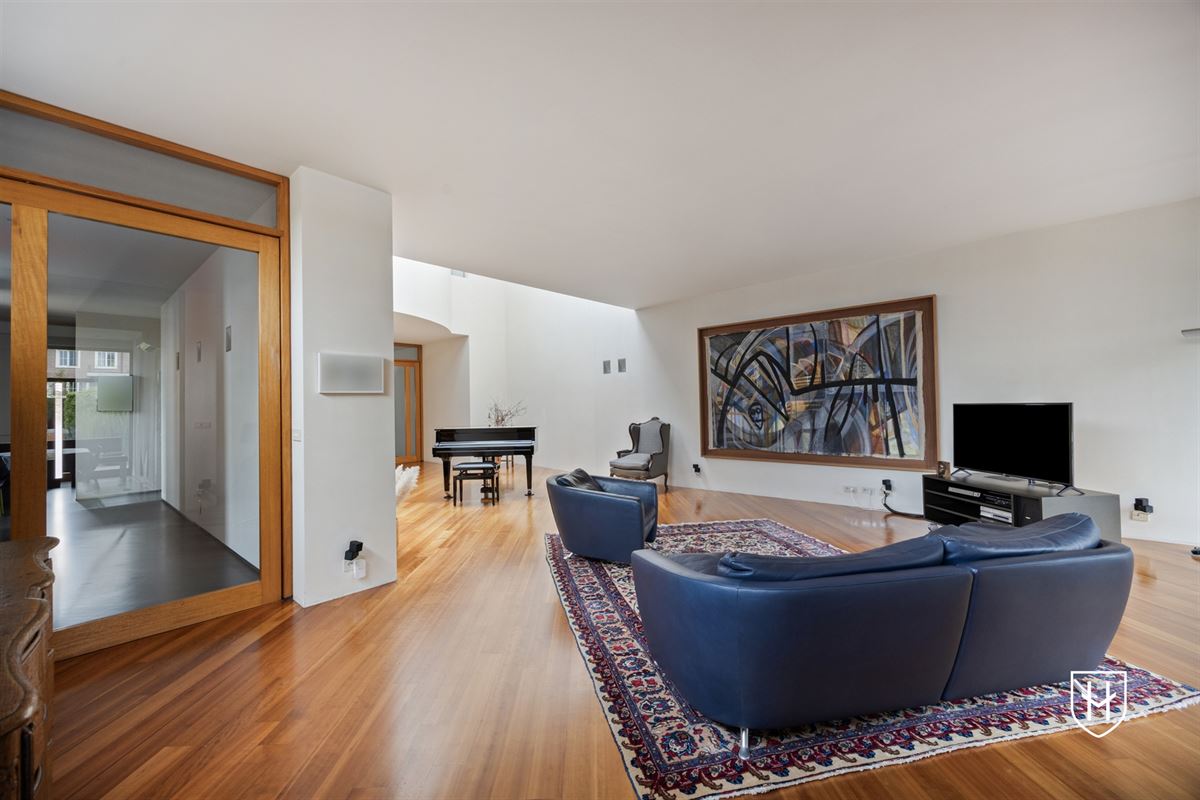 Architecturale villa met zwemvijver op riant perceel