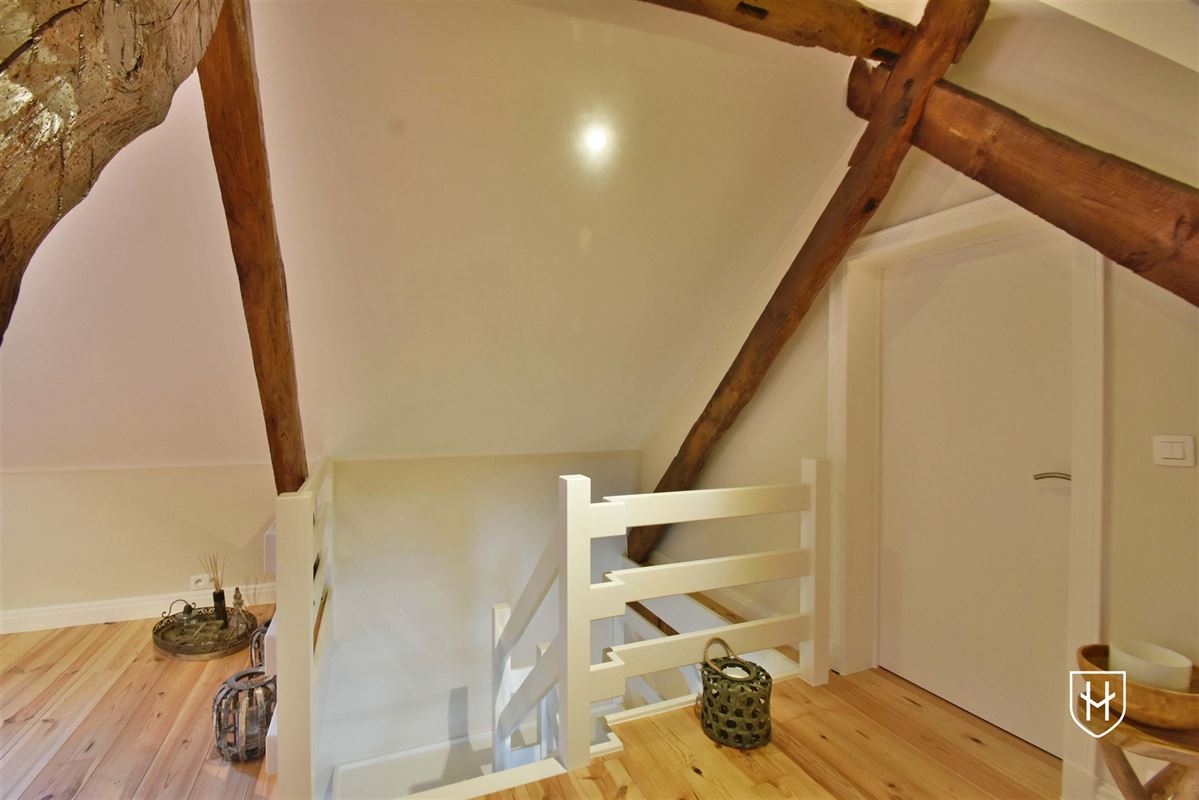 Luxueuze hoeve met schitterende binnenplaats en zwemvijver