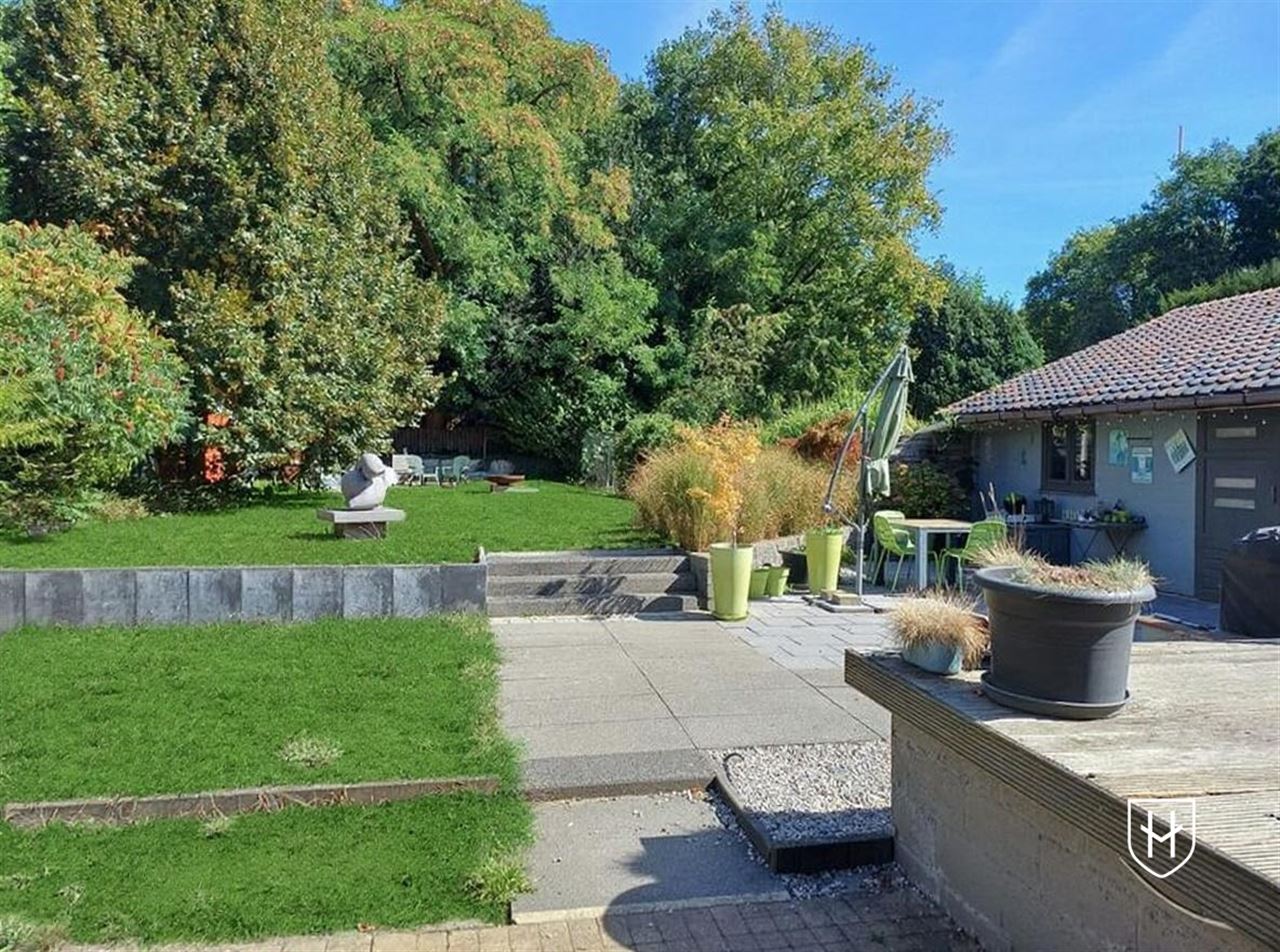 Charming house with garage, wooded area in Genk